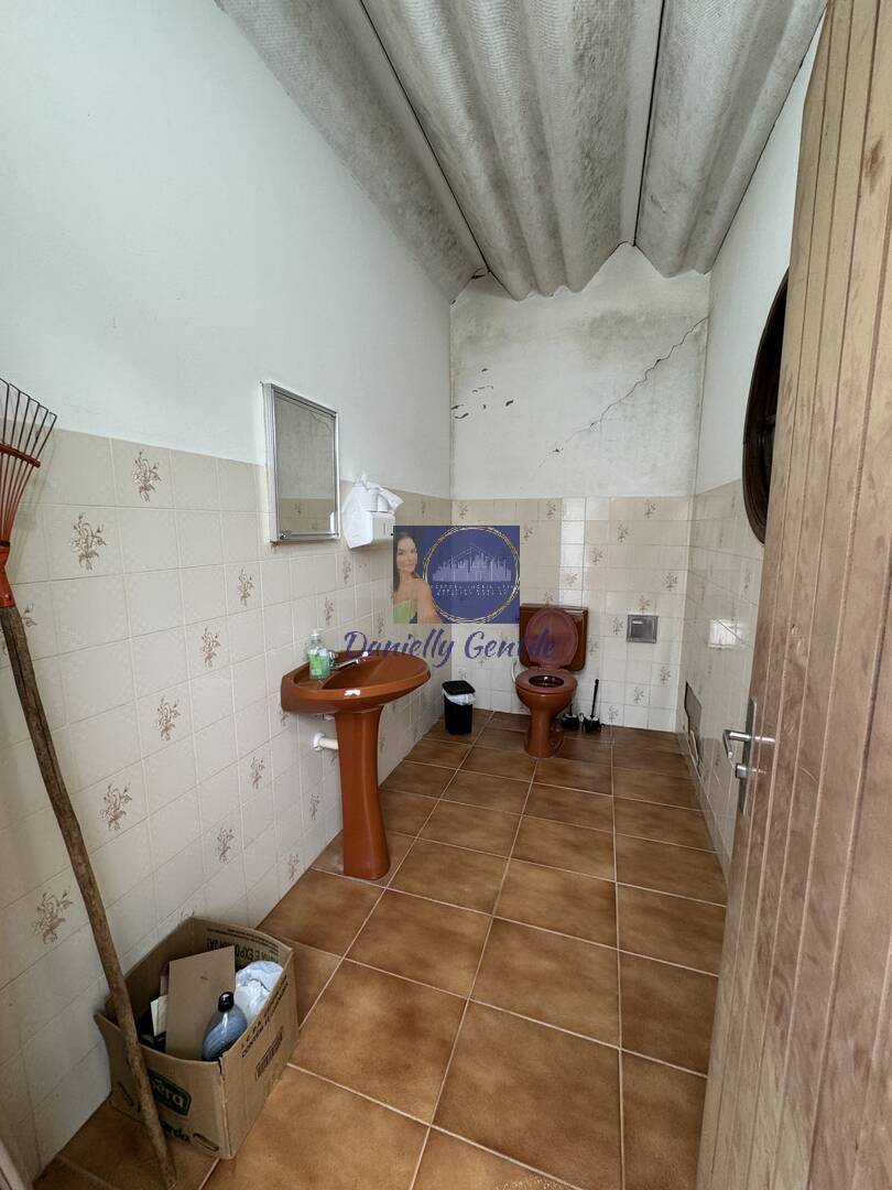 Casa à venda com 3 quartos, 300m² - Foto 30