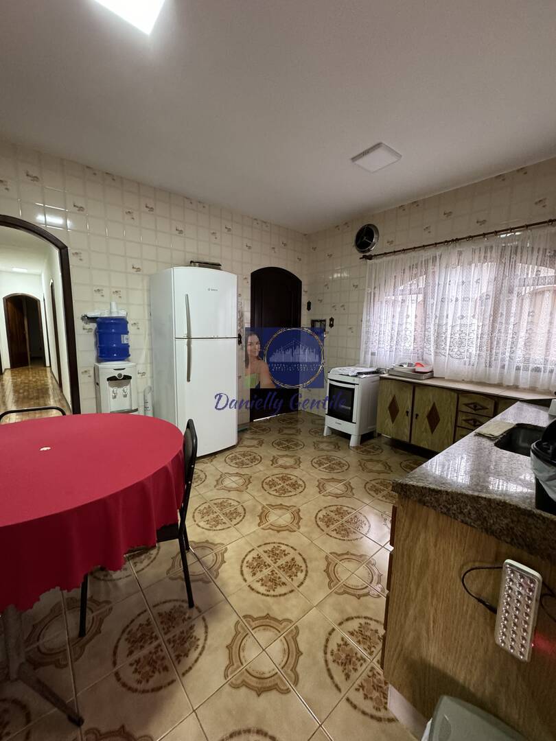 Casa à venda com 3 quartos, 300m² - Foto 33