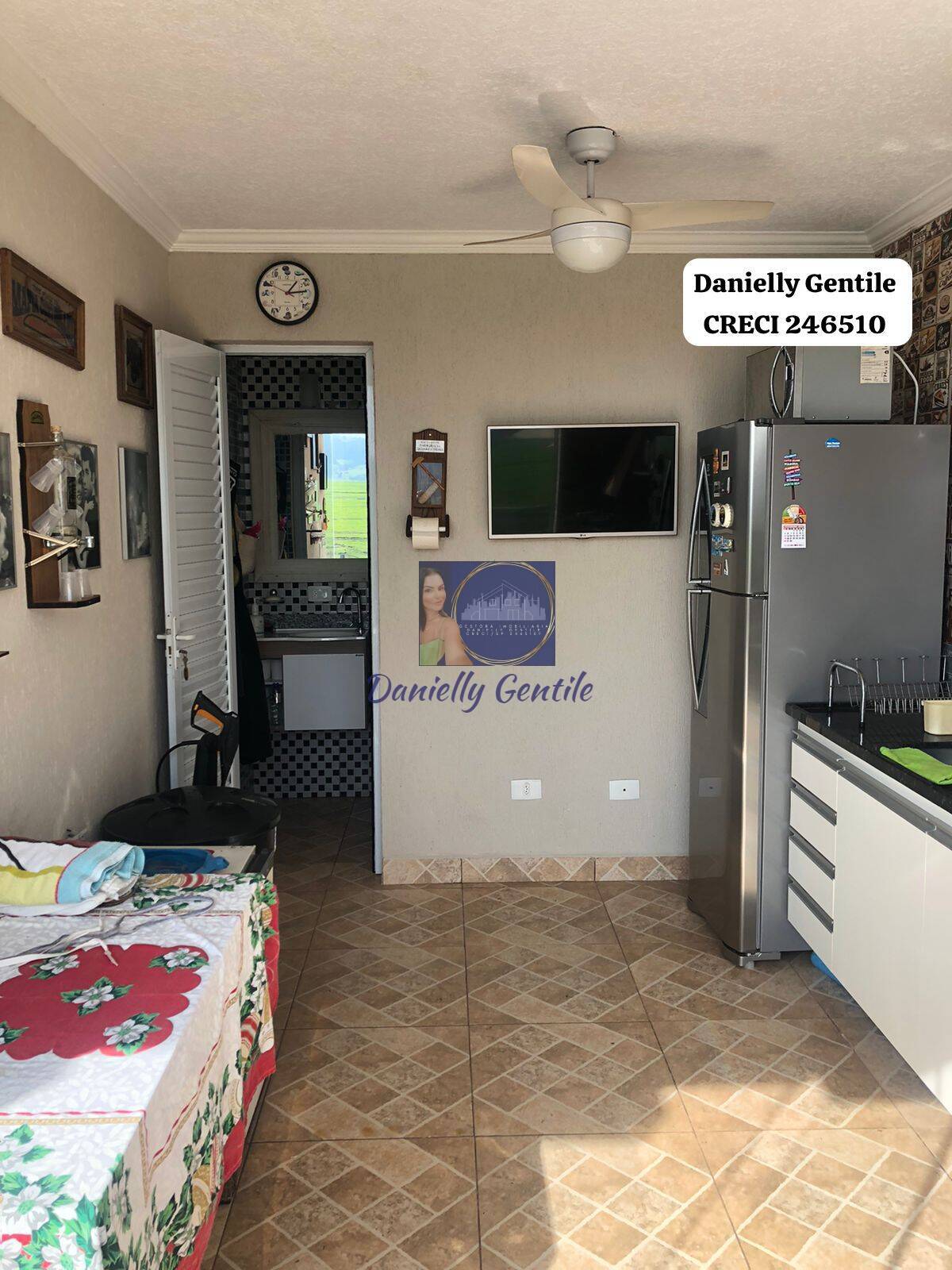 Casa à venda com 3 quartos, 220m² - Foto 12